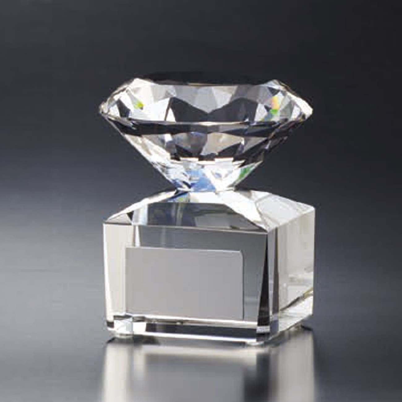 クリスタルトロフィー　ダイヤモンド（旧型番：O-BW-2301）【O-BW-2084】高さ：9.0cm《営業日11時までのご注文で翌営業日出荷》　[A-97]〈L〉