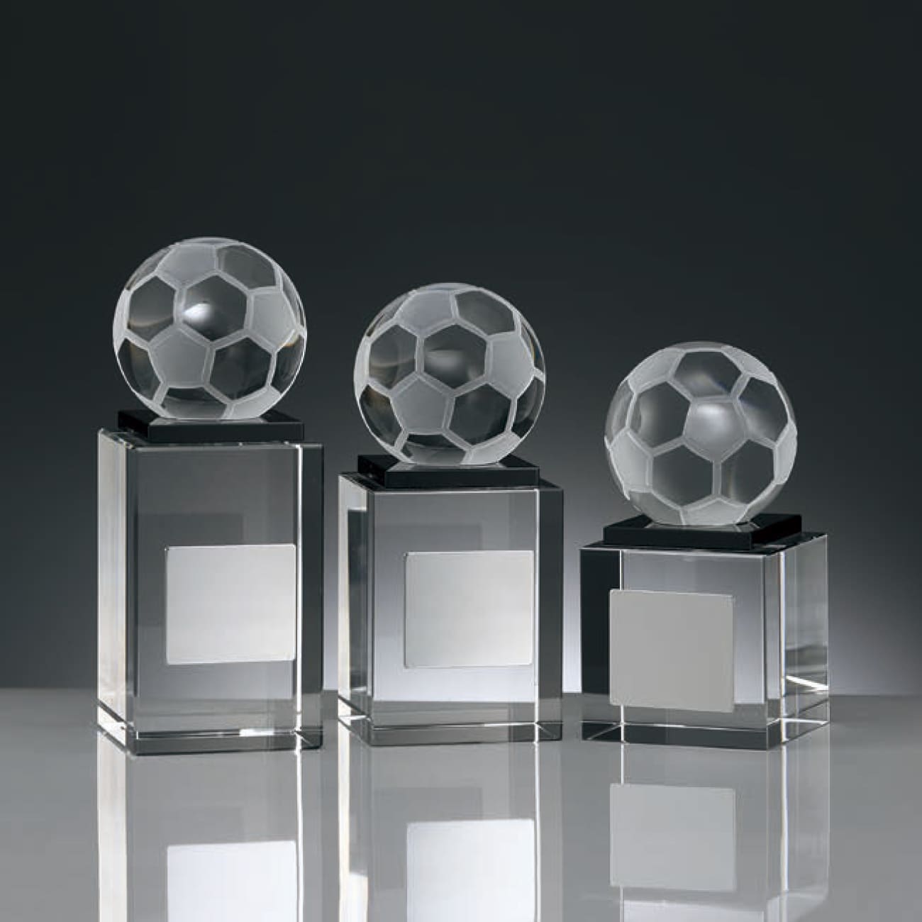 クリスタルトロフィー サッカーボール付 BW-2325 Cサイズ