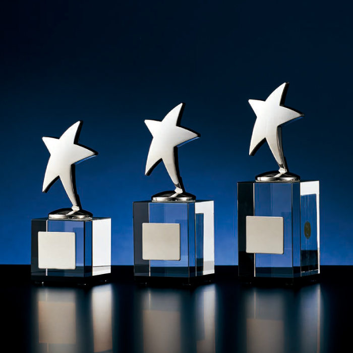 クリスタルトロフィー　金属星付（旧型番：O-BW-2370）【O-BW-2052_Bサイズ】高さ：14.5cm《営業日11時までのご注文で翌営業日出荷》　[A-209]〈L〉