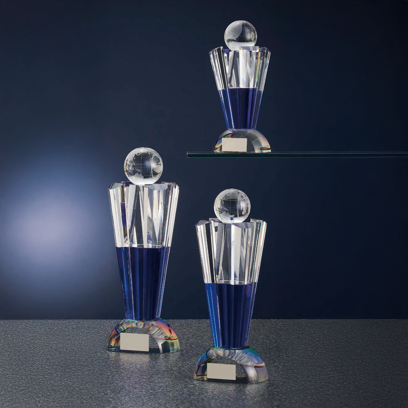 クリスタルトロフィー　地球付（旧型番：O-BW-2380）【O-BW-2090_Aサイズ】高さ：30.0cm《営業日11時までのご注文で翌営業日出荷》　[A-97]〈L〉