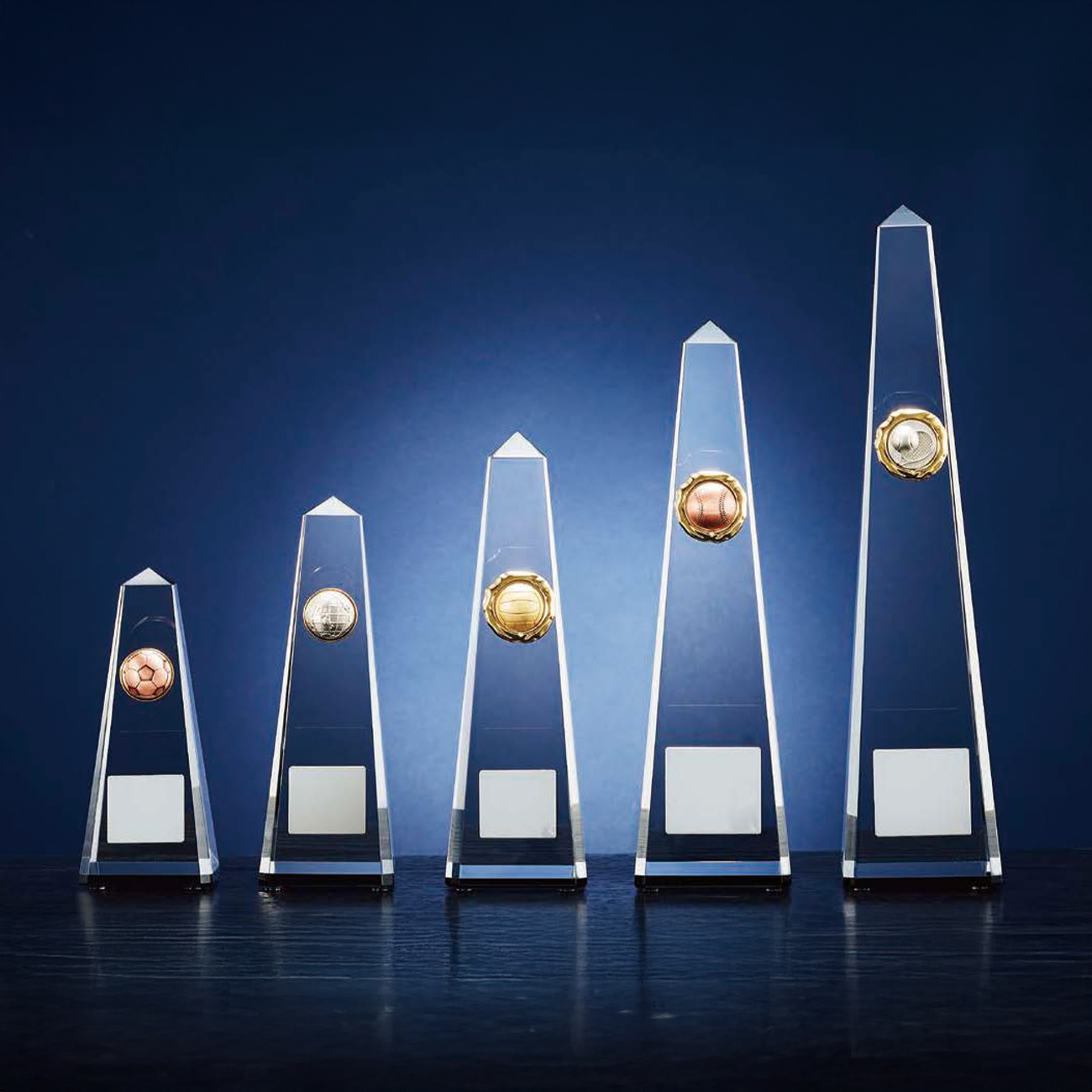 クリスタルトロフィー（旧型番：O-RB-6117）【O-RB-6000_Dサイズ】高さ：17.0cm《営業日11時までのご注文で翌営業日出荷》　[A-209]〈L〉