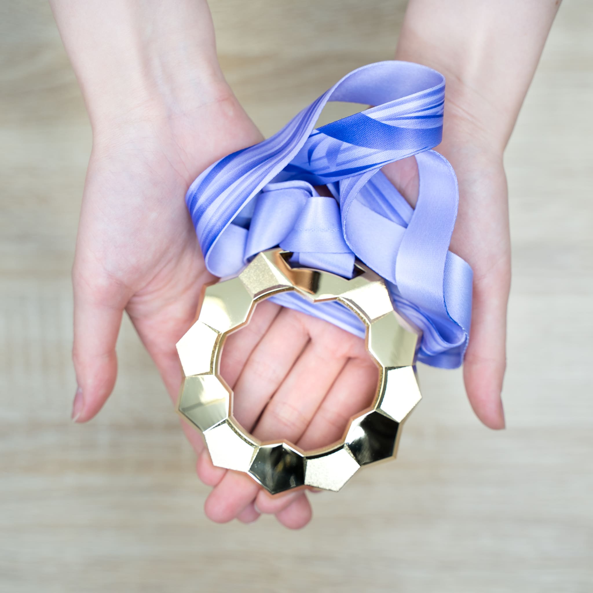 銀色メダル 建物彫刻付き メダル 彫刻無料 金属製 214種目から選べる MR-127