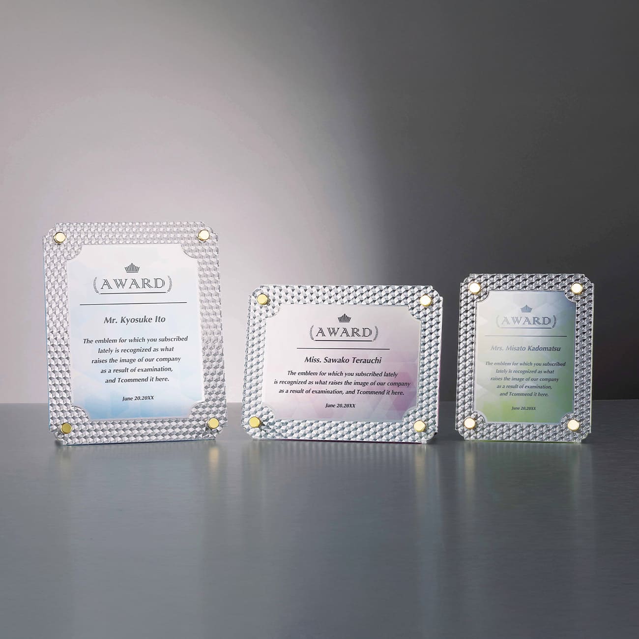 アクリル製楯　フルカラー印刷【Y-L23-01_Aサイズ】高さ：20.0cm　幅：16.0cm《デザイン確定後 通常10営業日前後で出荷》