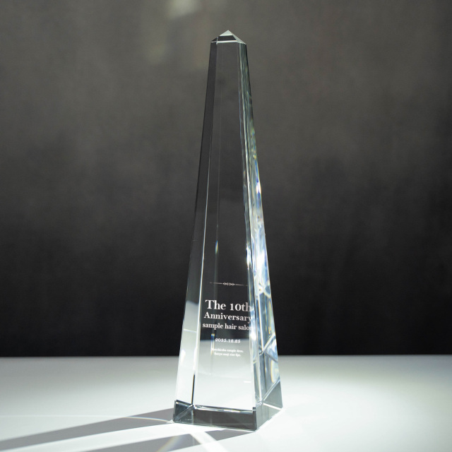 クリスタルトロフィー　内部レーザー彫刻【XC-0301_2Lサイズ】高さ：40.0cm　幅：9.0cm《営業日11時までの注文完了＞14時までの校了で翌営出荷》