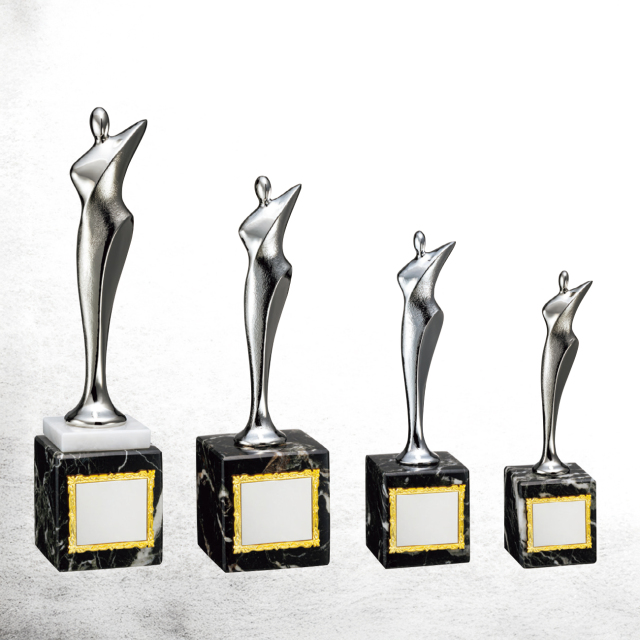 トロフィー　天使像 ブロンズ風 約30cm リボン付き ブロンズトロフィー VT.3144 Dサイズ