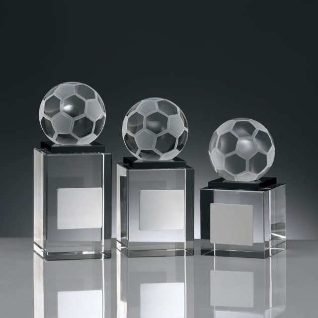 クリスタルトロフィー　サッカーボール付（旧型番：O-BW-2650）【O-BW-2325_Cサイズ】高さ：10.0cm《営業日11時までのご注文で翌営業日出荷》　[A-209]〈L〉