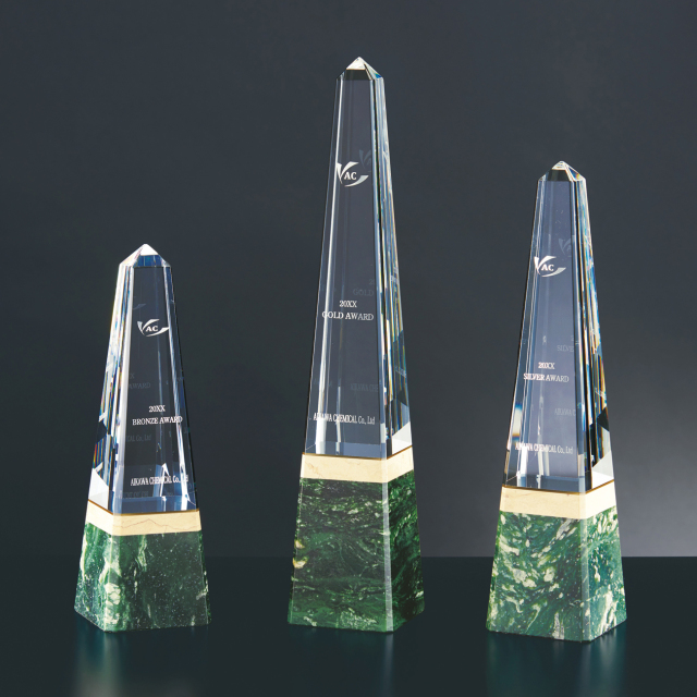 クリスタルトロフィー 天然石台座付 サンドブラスト彫刻 D47-01 Cサイズ