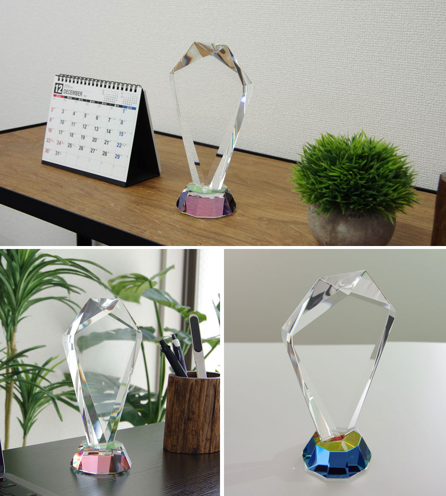 クリスタルトロフィー 内部レーザー彫刻《XC-L-0161_Bサイズ》(高さ