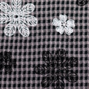 フロッキーレース調プリントギンガムニット　くすんだ薄いピンク×黒ギンガム地に白と黒の花