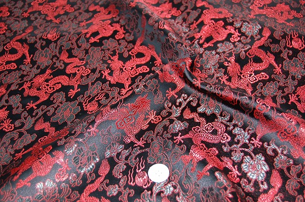 よさこいなど衣装などに最適な　チャイナドレス生地・チャイナ生地　竜と牡丹 黒地に赤