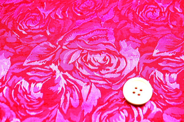 定価63800円新品未使用ローズサテンジャガードジャケットsizeXXL 数量5から】 生地 『サテンジャガード 大花 ブラック SJ2407BB-17