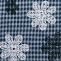 フロッキーレース調プリントギンガムニット　オフ×紺ギンガム地に白と黒の花