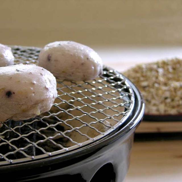 十七穀もち　雑穀の色合いが可愛くきれいです。