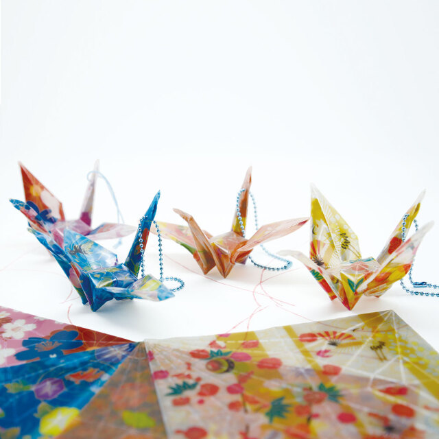 反射折り鶴 （千代紙） | 反射折り紙キーホルダー【サンエス通販】