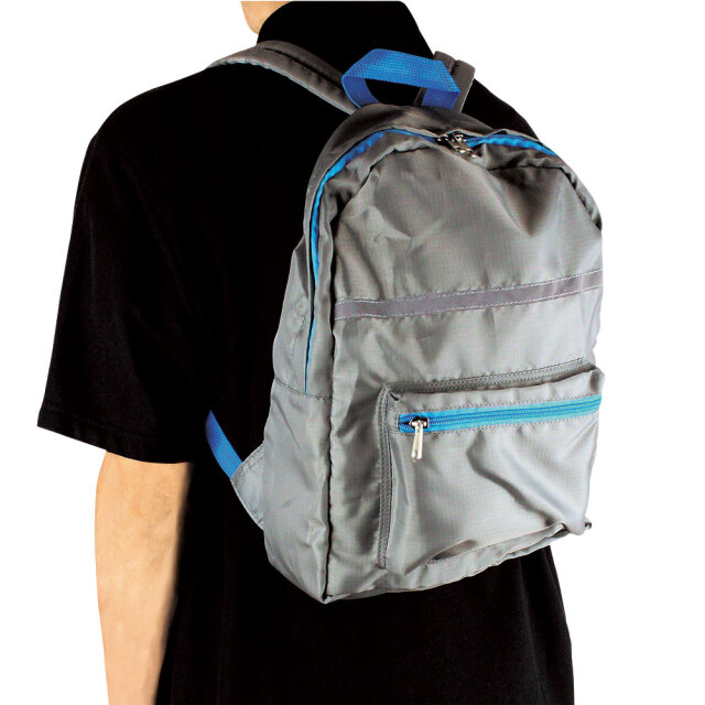 収納式反射リュック6