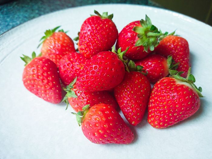 ミガキイチゴ「シルバー 苺」3Ｌサイズ×2Ｐ入で約600ｇ 宮城県産 いちご