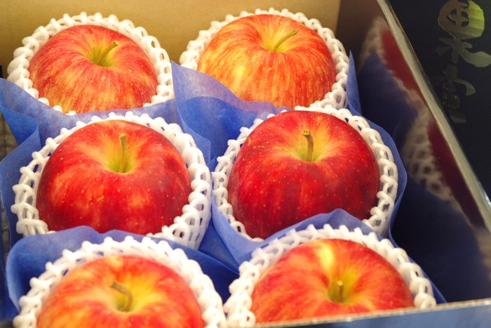 シナノドルチェりんご通販 長野オリジナルシナノリンゴを販売取寄。小箱 約5玉〜約6玉 長野県産