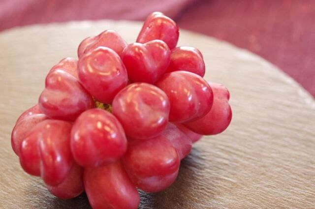マイハートぶどう 皮ごと種無し葡萄で可愛いハート型品種 1房 約500g