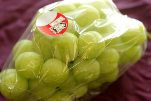 桃太郎葡萄通販 岡山県の種なし皮ごと食べられるぶどうを販売取寄。1房