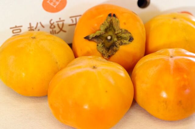 紋平柿 もんぺいがき 石川県 3.5kg　約 12玉〜約16玉