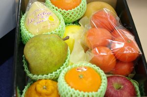 お歳暮果物詰め合わせ即日発送 フルーツお歳暮で迷った場合や お急ぎの時はこれで決まり 冬ギフト