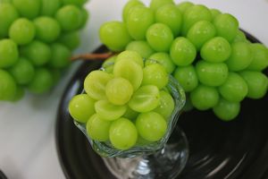 お歳暮シャインマスカットぶどう通販 12月の冬ギフトに貯蔵国産葡萄販売。長野・他産地 1房 約500g