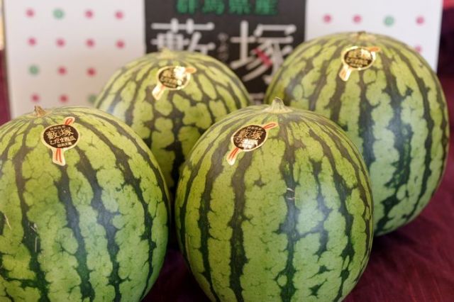 藪塚西瓜通信販売 群馬産 シャリ感が違う小玉スイカを販売 果物ギフト 約8ｋｇ 4玉 5玉