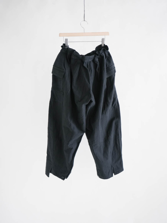 アルテポーヴェラ リメイクカーゴパンツ ブラック 試着のみ美品 【公式