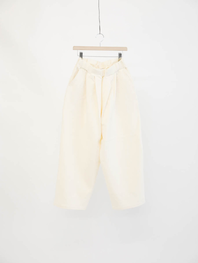 新品未使用品☆ARTE POVERA アルテポーヴェラ 綿パンツ サイズ1 50%OFF】ARTE POVERA アルテポーヴェラ デニム 2タック ワイド