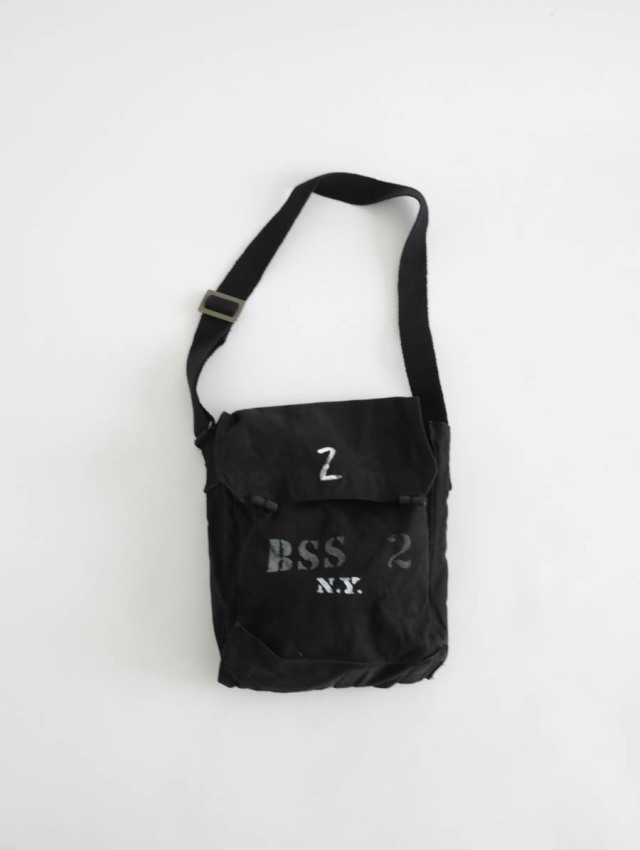ARTE POVERA 1960年代チェコ軍ショルダー黒染ハンドプリントBAG ARTE POVERA アルテポーヴェラ｜1960年代チェコ軍ショルダー RE