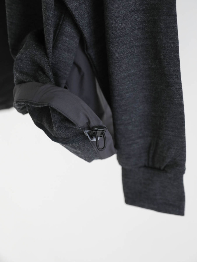 Caledoor カレドアー｜メリノウールハーフジップセーター（チャコール）