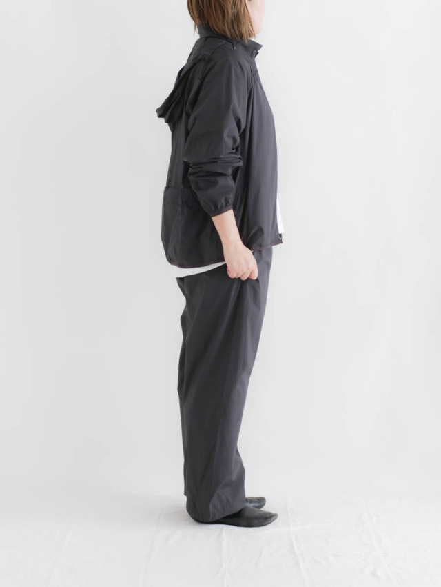 Caledoor カレドアー｜Lightweight Packable Hooded Zip Blouson