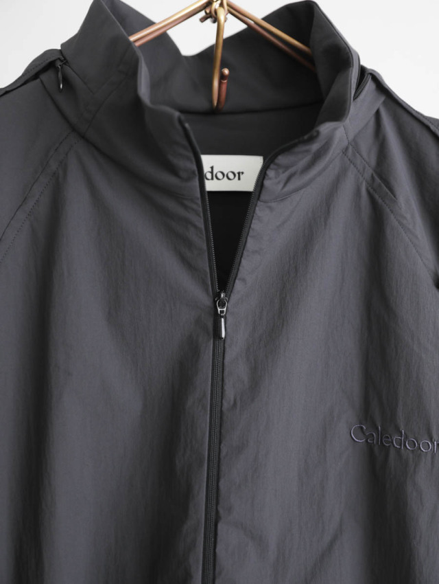 Caledoor カレドアー｜Lightweight Packable Hooded Zip Blouson