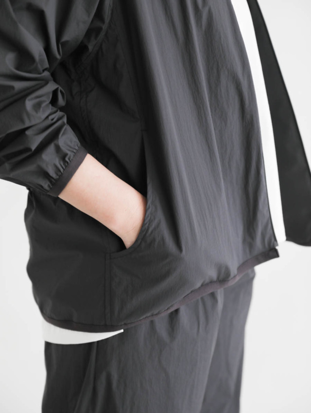 Caledoor カレドアー｜Lightweight Packable Hooded Zip Blouson