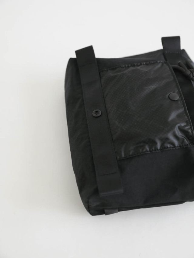 Caledoor カレドアー｜ランブリングサコッシュ（ブラック）