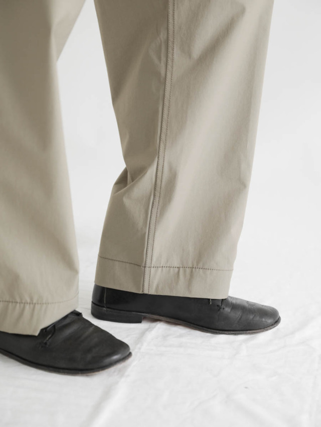 ENDS and MEANS エンズアンドミーンズ｜Easy Baker Pants カーキ