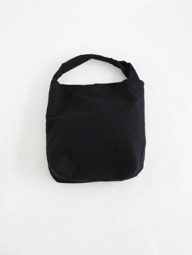 ERA. イーラ / SHUKUJU WOOL PIPE BAG ネイビー