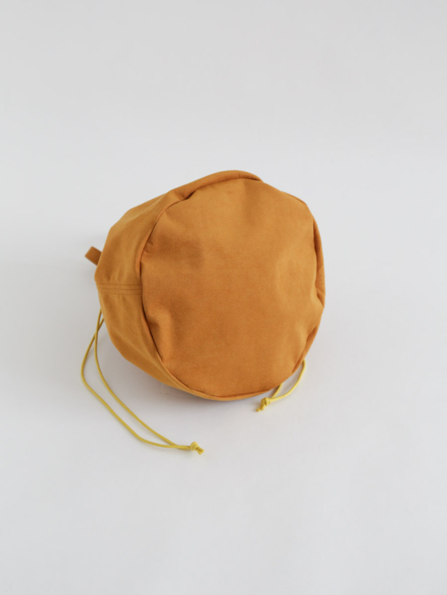 イーラ era. tatazumaiizumai omusubi bag 茶色 イーラ era. tatazumaiizumai omusubi bag 茶色