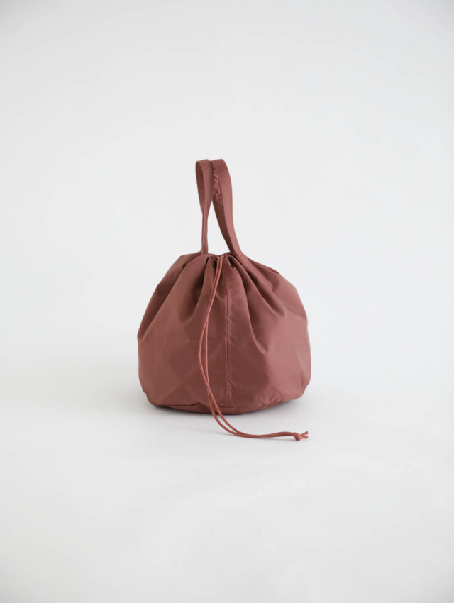 ERA. イーラ｜RENYLON HELMET BAG（ブリック）