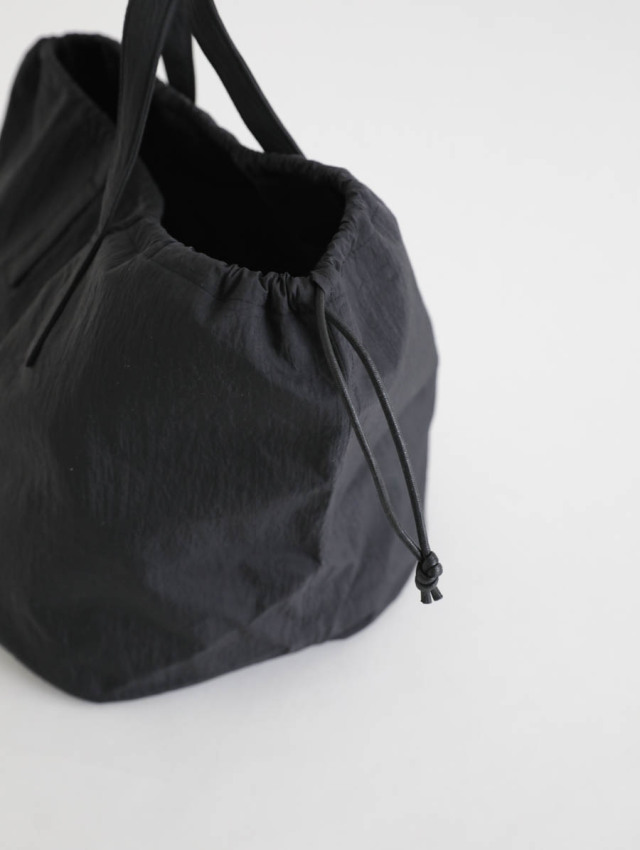 ERA. イーラ｜SHRINK TAFFETA HELMET BAG