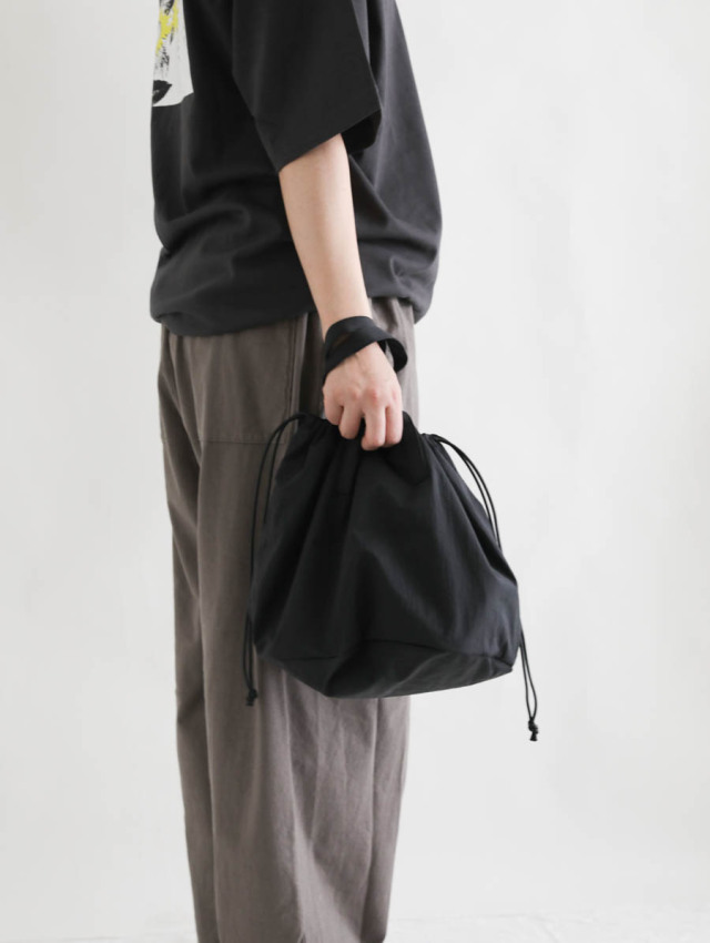ERA. イーラ｜SHRINK TAFFETA HELMET BAG