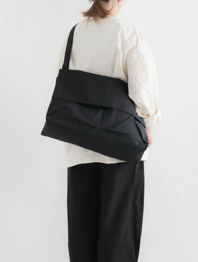 ERA. イーラ / B.T NO MESSENGER BAG ブラック
