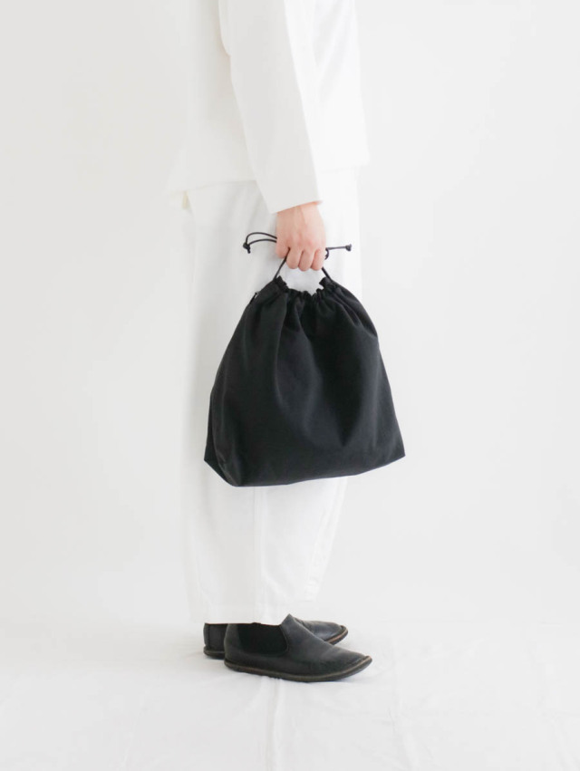ERA. イーラ｜TAS BIG RED CROSS APRON BAG（グレー）