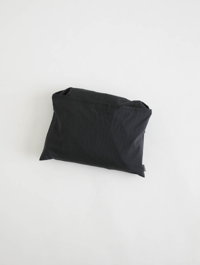 ERA. イーラ｜SHRINK TAFFETA US HELMET BAG（ブラック）