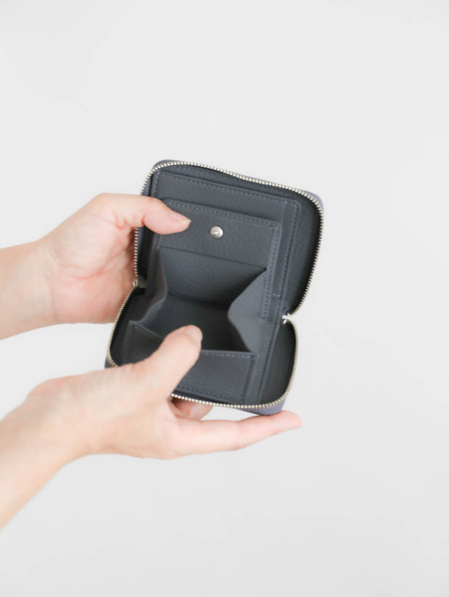 ERA. イーラ｜EO SHRINK ROUND PALM WALLET（ダークグレー）