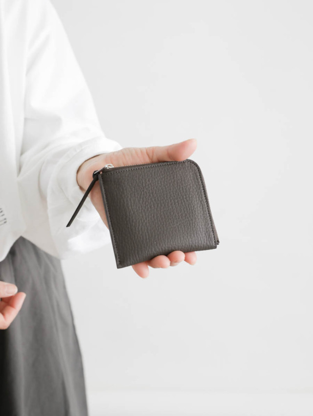 ERA. イーラ｜EO SHRINK L WALLET（チョコレート）