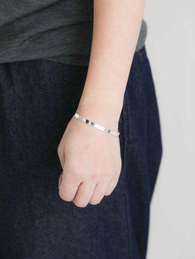 ERA. イーラ｜S&C FLAT BANGLE