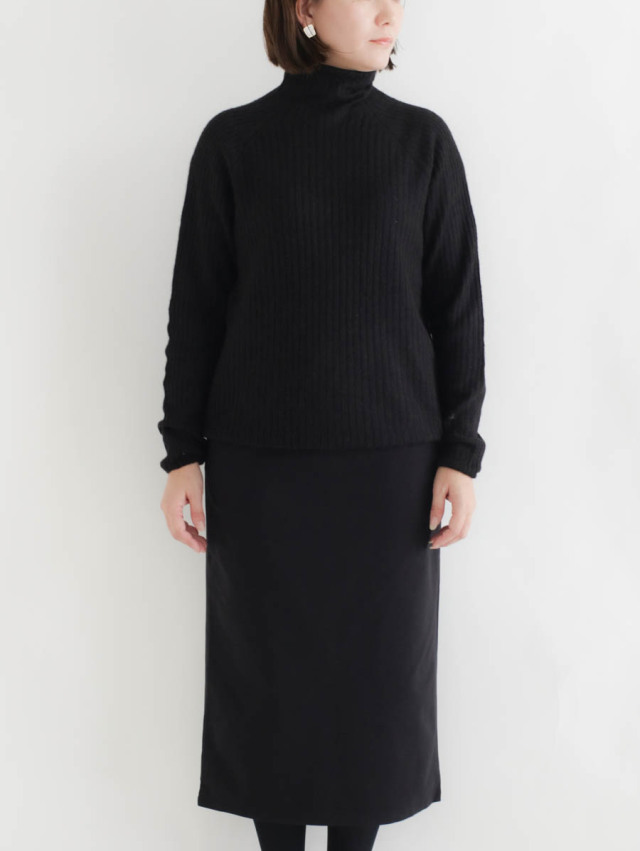 FACTORY ファクトリー｜ベビーキャメルリブタートルセーター（ブラック）