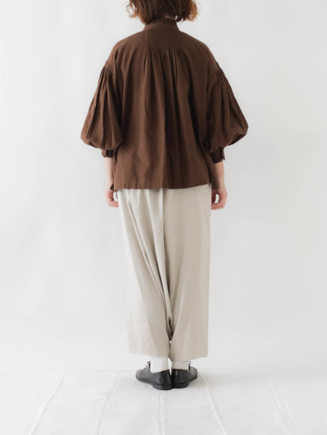 ブラウン サルエルパンツ コットン混紡 FACTORY ファクトリー｜綿麻デニムサルエルパンツ（生成）