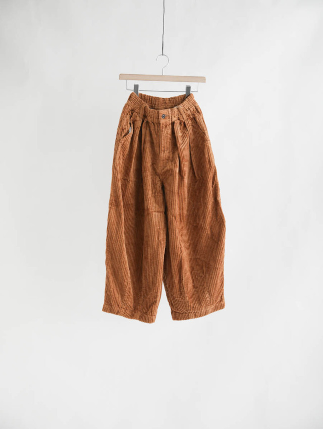 HARVESTY ハーベスティ｜ビッグコーデュロイサーカスパンツ（モカ）